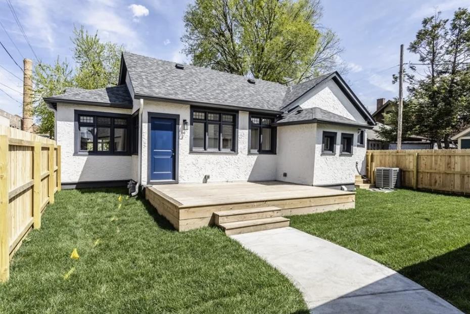 15th Street Home 29