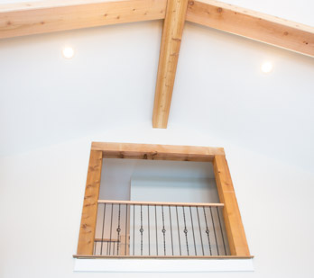 ceiling beams 4 and rail